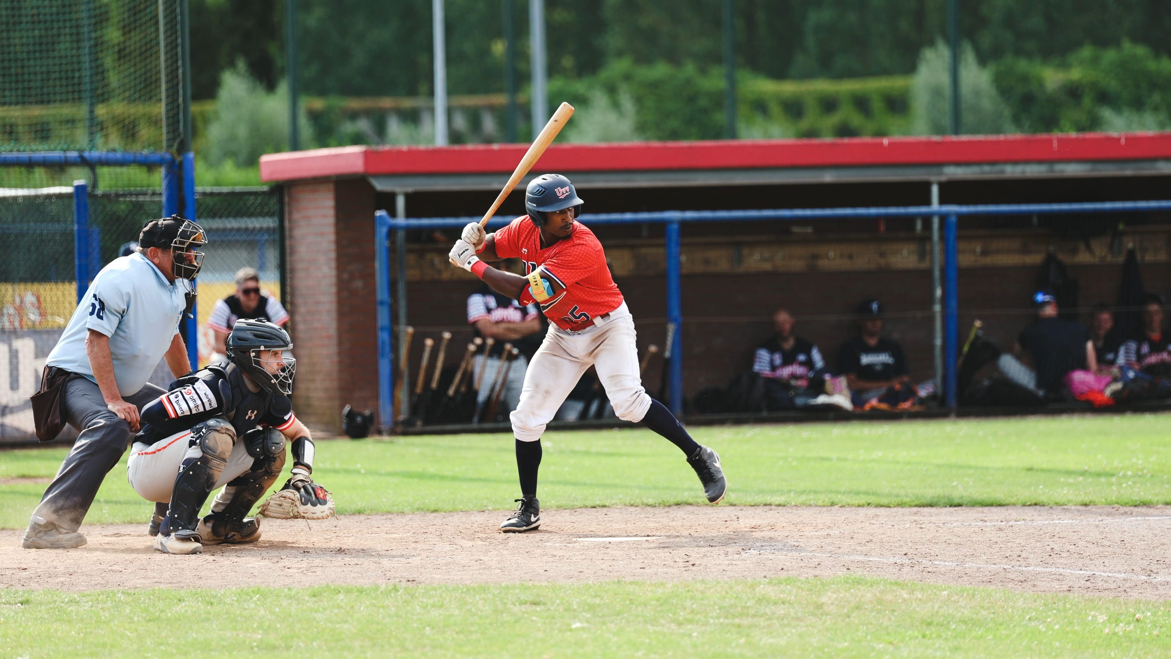 Basehit Dayrell Pieternella